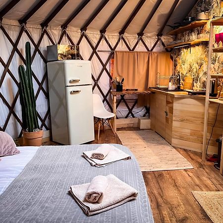 Aloha Glamp - Okragle Domki Przy Rzece - Balia I Sauna - Energylandia Zagornik 外观 照片