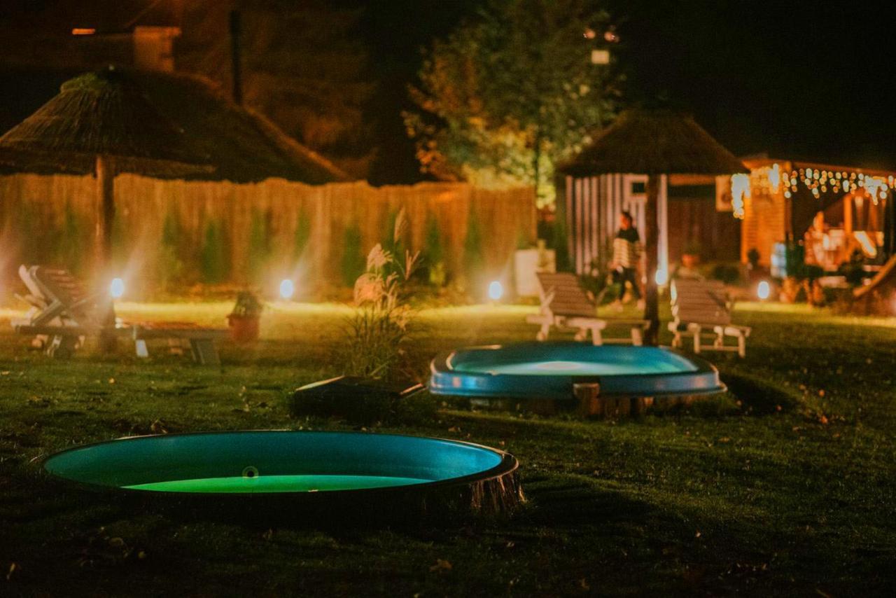 Aloha Glamp - Okragle Domki Przy Rzece - Balia I Sauna - Energylandia Zagornik 外观 照片