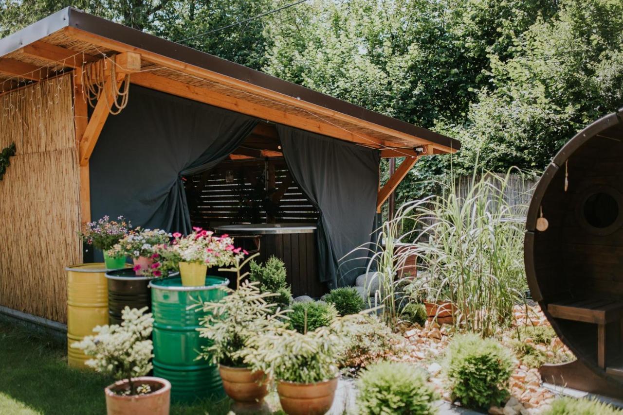 Aloha Glamp - Okragle Domki Przy Rzece - Balia I Sauna - Energylandia Zagornik 外观 照片