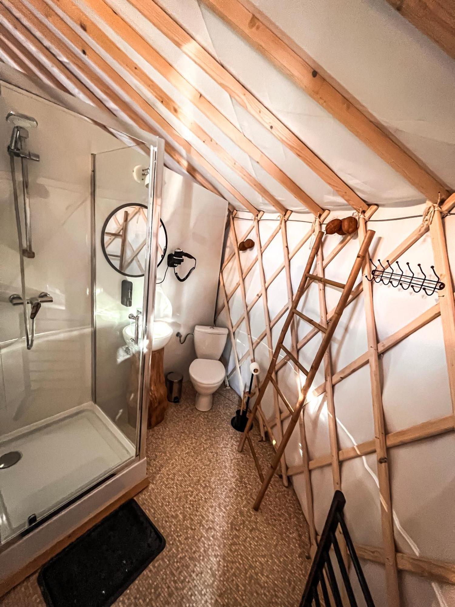 Aloha Glamp - Okragle Domki Przy Rzece - Balia I Sauna - Energylandia Zagornik 外观 照片
